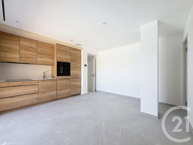 maison à vendre - 7 pièces - 182.0 m2 - ROQUEBRUNE SUR ARGENS - 83 - PROVENCE-ALPES-COTE-D-AZUR - Century 21 Sud Habitat