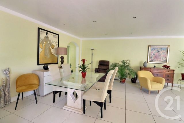 Afficher la photo en grand maison à vendre - 6 pièces - 195.0 m2 - FREJUS - 83 - PROVENCE-ALPES-COTE-D-AZUR - Century 21 Sud Habitat