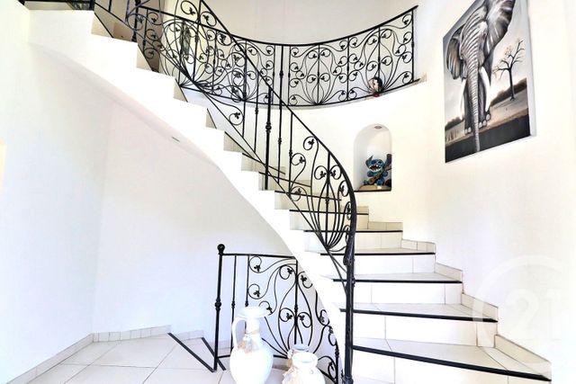 Afficher la photo en grand maison à vendre - 6 pièces - 195.0 m2 - FREJUS - 83 - PROVENCE-ALPES-COTE-D-AZUR - Century 21 Sud Habitat