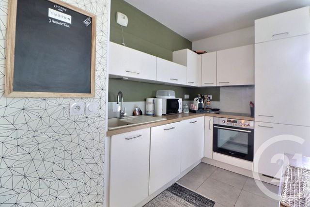 Appartement T3 à vendre - 3 pièces - 55.04 m2 - FREJUS - 83 - PROVENCE-ALPES-COTE-D-AZUR - Century 21 Sud Habitat