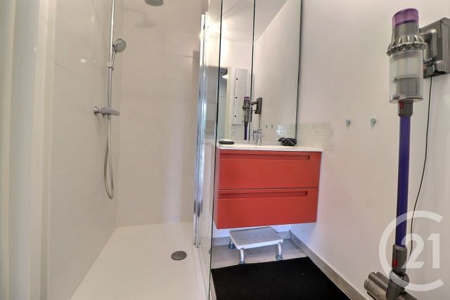 Appartement T3 à vendre - 3 pièces - 55.04 m2 - FREJUS - 83 - PROVENCE-ALPES-COTE-D-AZUR - Century 21 Sud Habitat