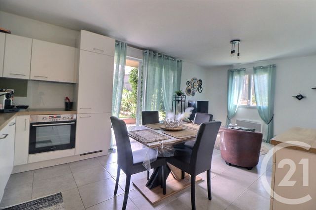 Appartement T3 à vendre - 3 pièces - 55.04 m2 - FREJUS - 83 - PROVENCE-ALPES-COTE-D-AZUR - Century 21 Sud Habitat