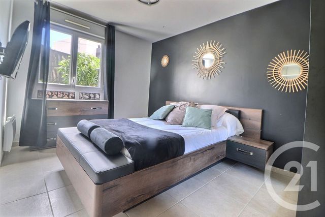 Appartement T3 à vendre - 3 pièces - 55.04 m2 - FREJUS - 83 - PROVENCE-ALPES-COTE-D-AZUR - Century 21 Sud Habitat