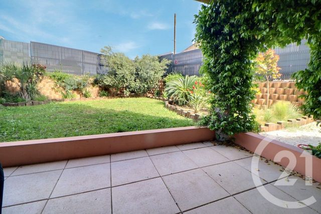Appartement T3 à vendre - 3 pièces - 55.04 m2 - FREJUS - 83 - PROVENCE-ALPES-COTE-D-AZUR - Century 21 Sud Habitat