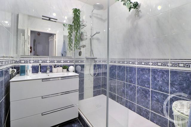 Appartement T3 à vendre - 3 pièces - 66.0 m2 - FREJUS - 83 - PROVENCE-ALPES-COTE-D-AZUR - Century 21 Sud Habitat