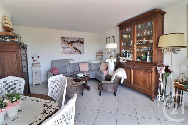Appartement T3 à vendre - 3 pièces - 66.0 m2 - FREJUS - 83 - PROVENCE-ALPES-COTE-D-AZUR - Century 21 Sud Habitat