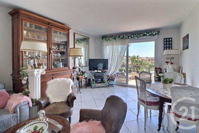 Appartement T3 à vendre - 3 pièces - 66.0 m2 - FREJUS - 83 - PROVENCE-ALPES-COTE-D-AZUR - Century 21 Sud Habitat