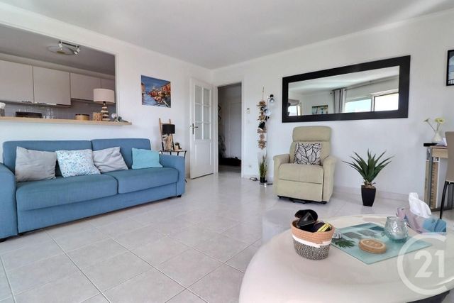 Appartement T3 à vendre - 3 pièces - 71.0 m2 - FREJUS - 83 - PROVENCE-ALPES-COTE-D-AZUR - Century 21 Sud Habitat