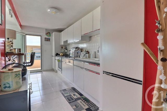 Appartement T3 à vendre - 3 pièces - 71.0 m2 - FREJUS - 83 - PROVENCE-ALPES-COTE-D-AZUR - Century 21 Sud Habitat