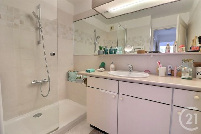 Appartement T3 à vendre - 3 pièces - 71.0 m2 - FREJUS - 83 - PROVENCE-ALPES-COTE-D-AZUR - Century 21 Sud Habitat