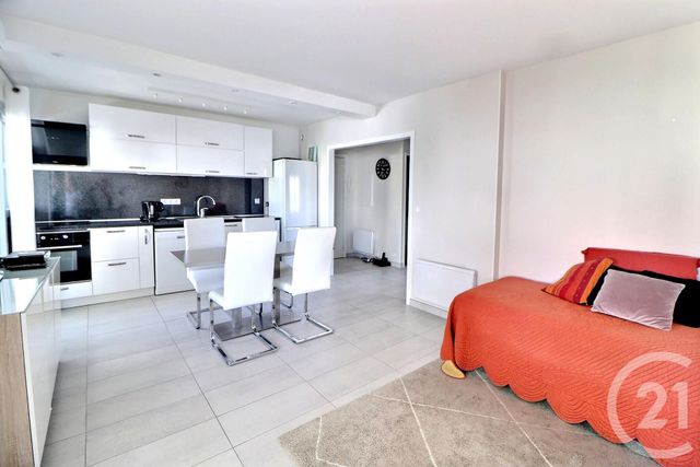 Appartement T3 à vendre - 3 pièces - 60.0 m2 - FREJUS - 83 - PROVENCE-ALPES-COTE-D-AZUR - Century 21 Sud Habitat
