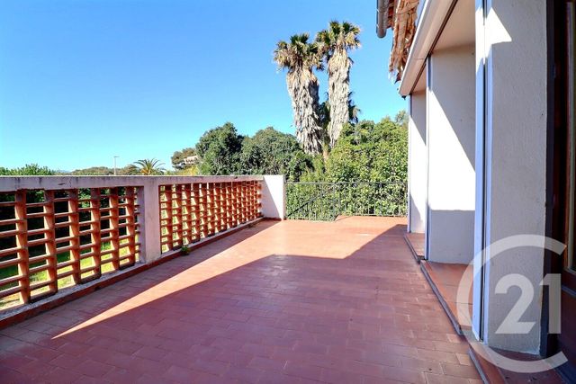 maison à vendre - 7 pièces - 199.28 m2 - ROQUEBRUNE SUR ARGENS - 83 - PROVENCE-ALPES-COTE-D-AZUR - Century 21 Sud Habitat