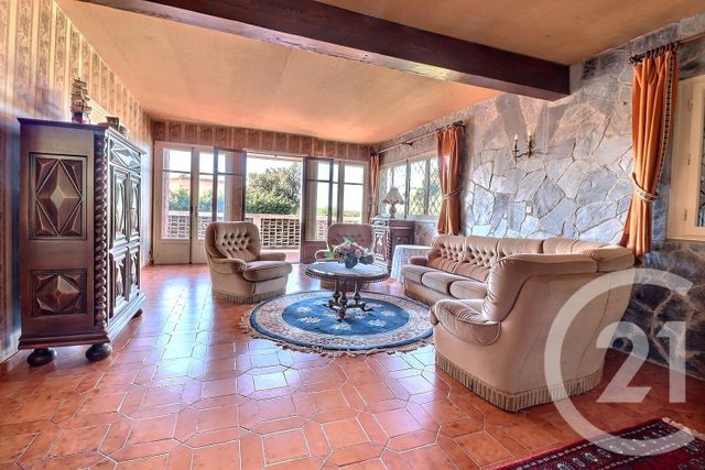 maison à vendre - 7 pièces - 199.28 m2 - ROQUEBRUNE SUR ARGENS - 83 - PROVENCE-ALPES-COTE-D-AZUR - Century 21 Sud Habitat