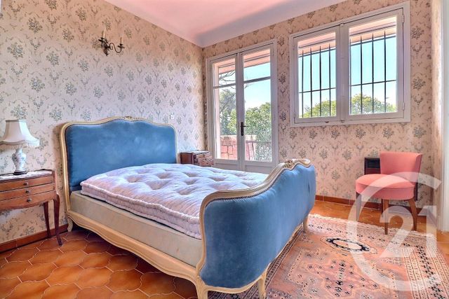 maison à vendre - 7 pièces - 199.28 m2 - ROQUEBRUNE SUR ARGENS - 83 - PROVENCE-ALPES-COTE-D-AZUR - Century 21 Sud Habitat