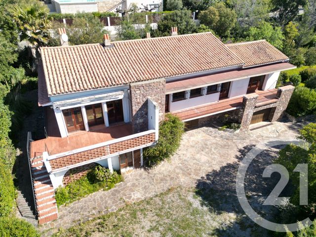 maison à vendre - 7 pièces - 199.28 m2 - ROQUEBRUNE SUR ARGENS - 83 - PROVENCE-ALPES-COTE-D-AZUR - Century 21 Sud Habitat