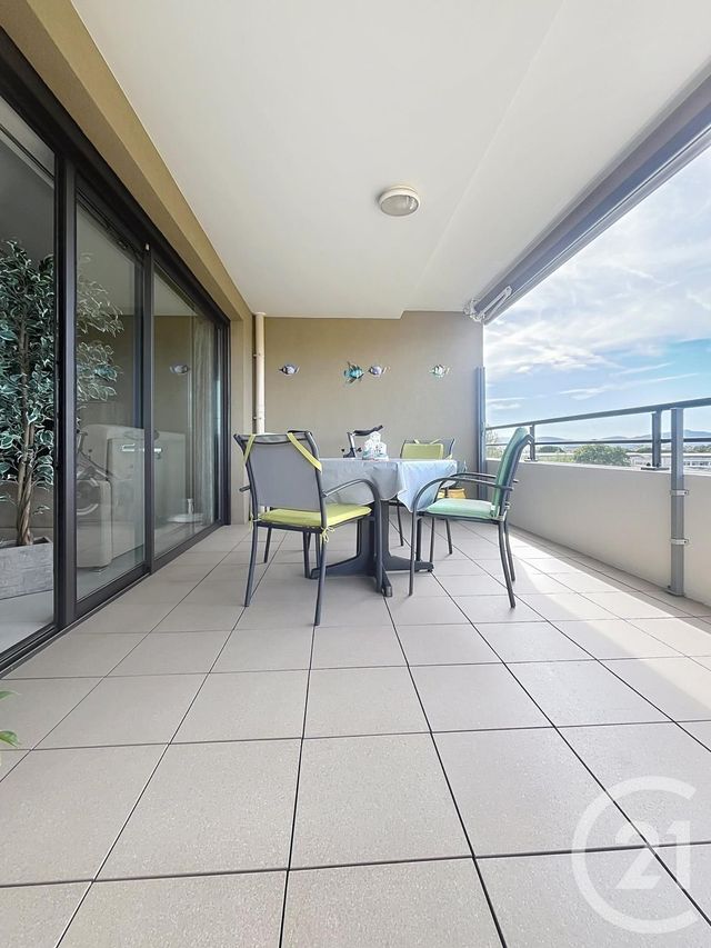 Appartement T2 à vendre - 2 pièces - 55.32 m2 - FREJUS - 83 - PROVENCE-ALPES-COTE-D-AZUR - Century 21 Sud Habitat