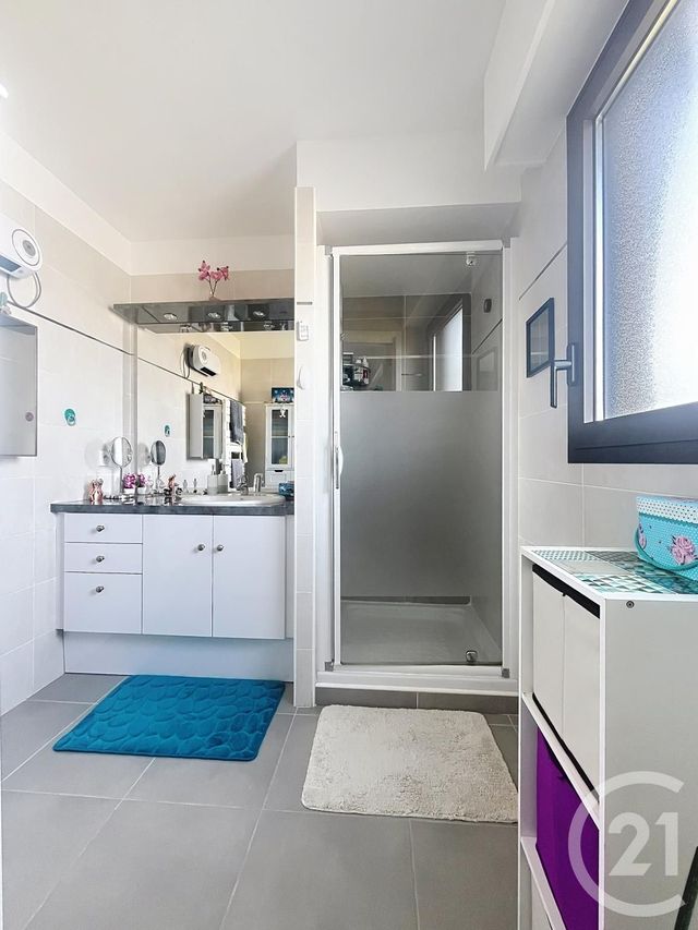 Appartement T2 à vendre - 2 pièces - 55.32 m2 - FREJUS - 83 - PROVENCE-ALPES-COTE-D-AZUR - Century 21 Sud Habitat