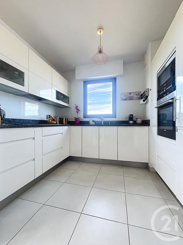 Appartement T2 à vendre - 2 pièces - 55.32 m2 - FREJUS - 83 - PROVENCE-ALPES-COTE-D-AZUR - Century 21 Sud Habitat