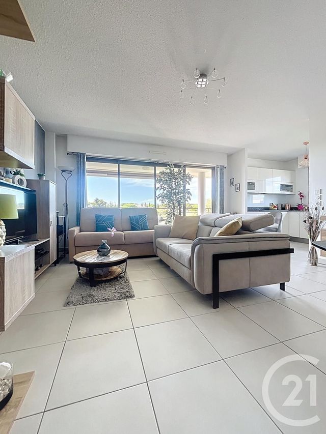 Appartement T2 à vendre - 2 pièces - 55.32 m2 - FREJUS - 83 - PROVENCE-ALPES-COTE-D-AZUR - Century 21 Sud Habitat