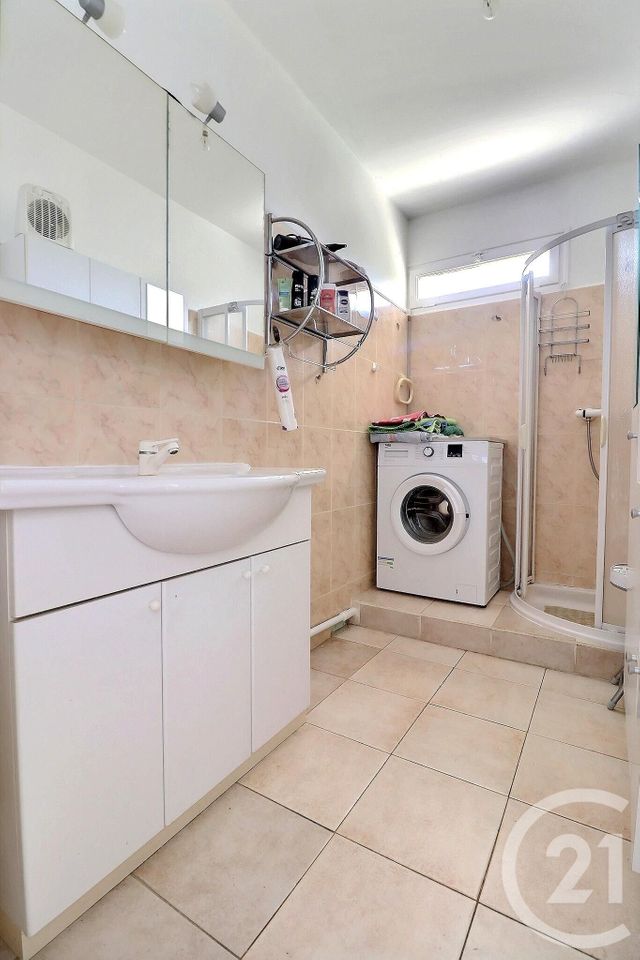 Appartement T2 à vendre - 2 pièces - 48.65 m2 - FREJUS - 83 - PROVENCE-ALPES-COTE-D-AZUR - Century 21 Sud Habitat