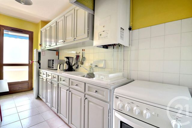 Appartement T2 à vendre - 2 pièces - 48.65 m2 - FREJUS - 83 - PROVENCE-ALPES-COTE-D-AZUR - Century 21 Sud Habitat