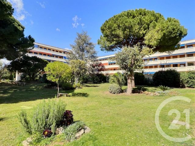 Appartement T2 à vendre - 2 pièces - 48.65 m2 - FREJUS - 83 - PROVENCE-ALPES-COTE-D-AZUR - Century 21 Sud Habitat