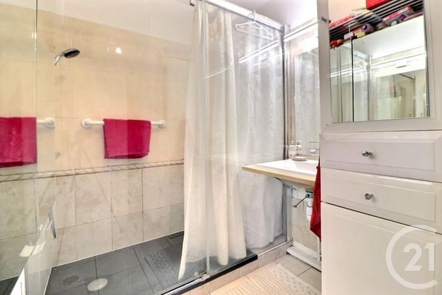 Appartement T2 à vendre - 2 pièces - 43.2 m2 - FREJUS - 83 - PROVENCE-ALPES-COTE-D-AZUR - Century 21 Sud Habitat