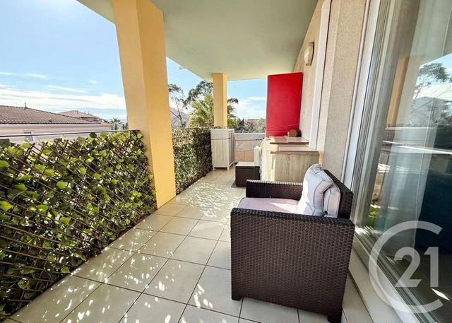 Appartement T2 à vendre - 2 pièces - 43.2 m2 - FREJUS - 83 - PROVENCE-ALPES-COTE-D-AZUR - Century 21 Sud Habitat