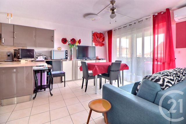 Appartement T2 à vendre - 2 pièces - 43.2 m2 - FREJUS - 83 - PROVENCE-ALPES-COTE-D-AZUR - Century 21 Sud Habitat