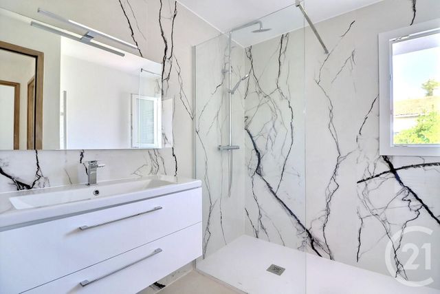 Appartement T4 à vendre - 4 pièces - 103.2 m2 - ST AYGULF - 83 - PROVENCE-ALPES-COTE-D-AZUR - Century 21 Sud Habitat