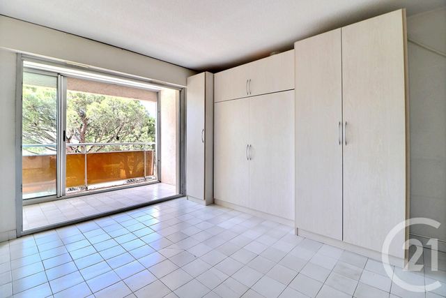 Appartement Studio à vendre - 1 pièce - 24.7 m2 - FREJUS - 83 - PROVENCE-ALPES-COTE-D-AZUR - Century 21 Sud Habitat