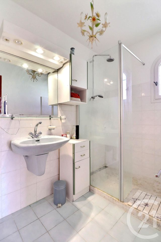 Afficher la photo en grand maison à vendre - 4 pièces - 122.63 m2 - FREJUS - 83 - PROVENCE-ALPES-COTE-D-AZUR - Century 21 Sud Habitat