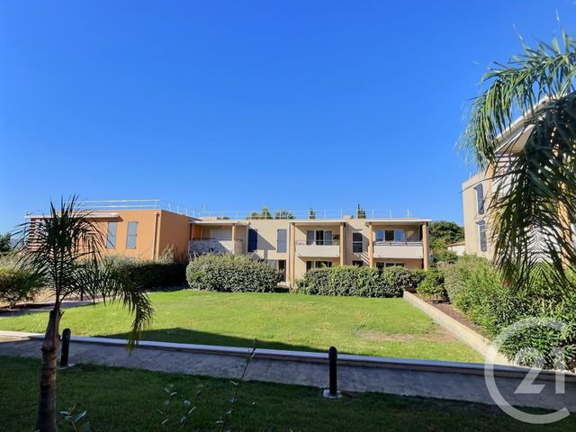 Appartement T2 à vendre - 2 pièces - 42.25 m2 - FREJUS - 83 - PROVENCE-ALPES-COTE-D-AZUR - Century 21 Sud Habitat