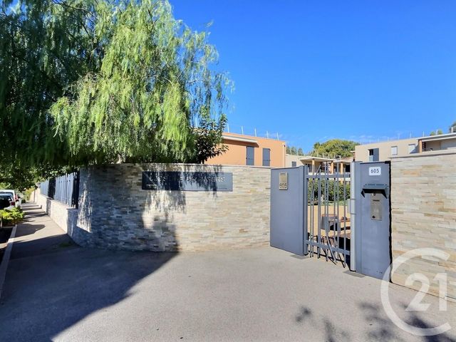 Appartement T2 à vendre - 2 pièces - 42.25 m2 - FREJUS - 83 - PROVENCE-ALPES-COTE-D-AZUR - Century 21 Sud Habitat