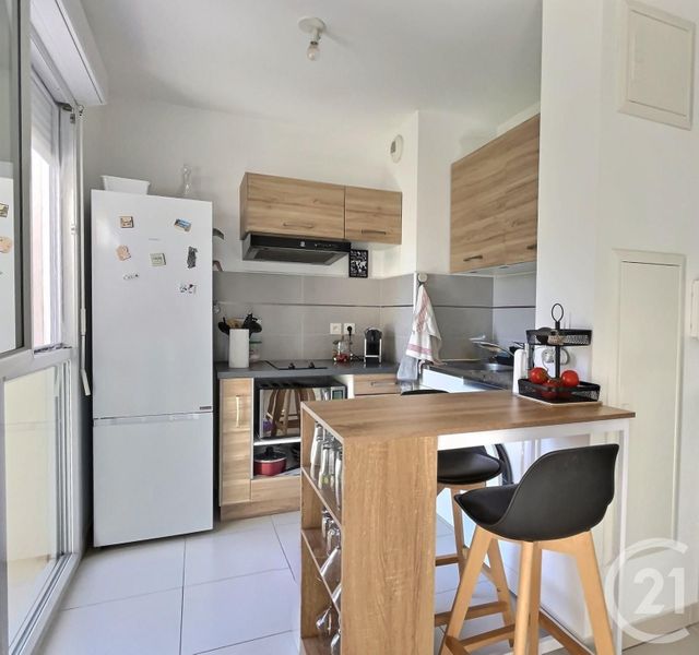 Appartement T2 à vendre - 2 pièces - 42.25 m2 - FREJUS - 83 - PROVENCE-ALPES-COTE-D-AZUR - Century 21 Sud Habitat