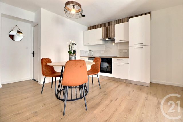 Appartement T3 à vendre - 3 pièces - 48.17 m2 - ST RAPHAEL - 83 - PROVENCE-ALPES-COTE-D-AZUR - Century 21 Sud Habitat