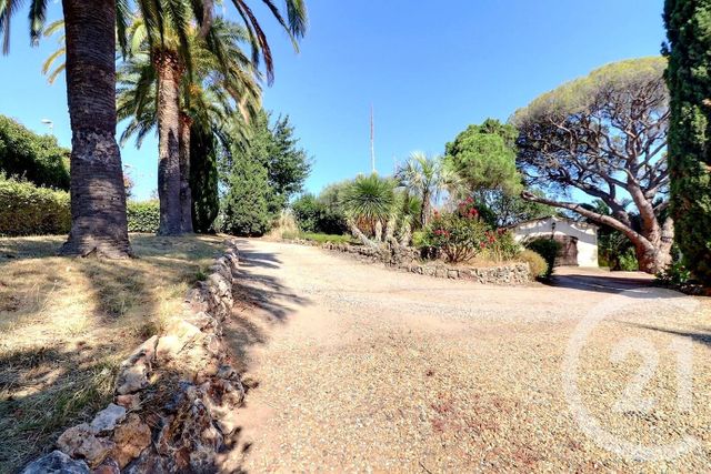 Afficher la photo en grand maison à vendre - 9 pièces - 237.0 m2 - FREJUS - 83 - PROVENCE-ALPES-COTE-D-AZUR - Century 21 Sud Habitat