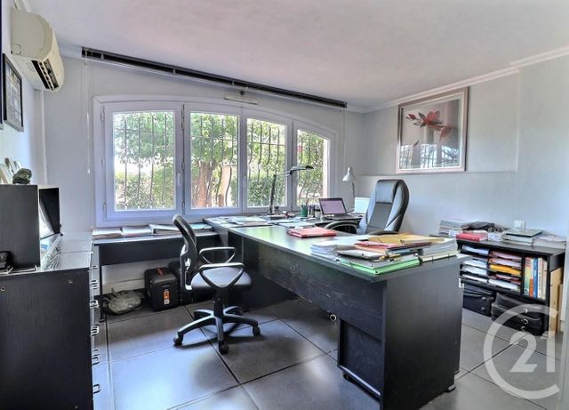 Afficher la photo en grand maison à vendre - 9 pièces - 237.0 m2 - FREJUS - 83 - PROVENCE-ALPES-COTE-D-AZUR - Century 21 Sud Habitat
