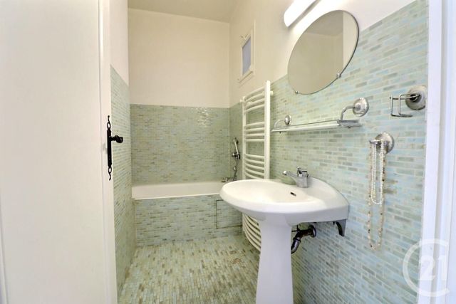 Afficher la photo en grand maison à vendre - 9 pièces - 237.0 m2 - FREJUS - 83 - PROVENCE-ALPES-COTE-D-AZUR - Century 21 Sud Habitat