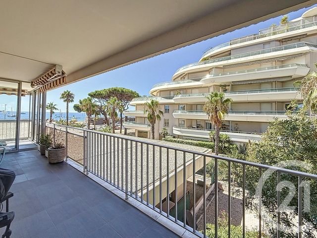 Appartement T4 à vendre - 4 pièces - 89.69 m2 - FREJUS - 83 - PROVENCE-ALPES-COTE-D-AZUR - Century 21 Sud Habitat