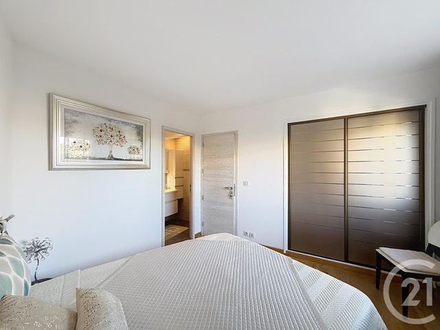 Appartement T4 à vendre - 4 pièces - 89.69 m2 - FREJUS - 83 - PROVENCE-ALPES-COTE-D-AZUR - Century 21 Sud Habitat