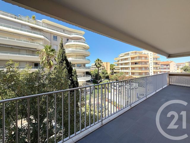 Appartement T4 à vendre - 4 pièces - 89.69 m2 - FREJUS - 83 - PROVENCE-ALPES-COTE-D-AZUR - Century 21 Sud Habitat