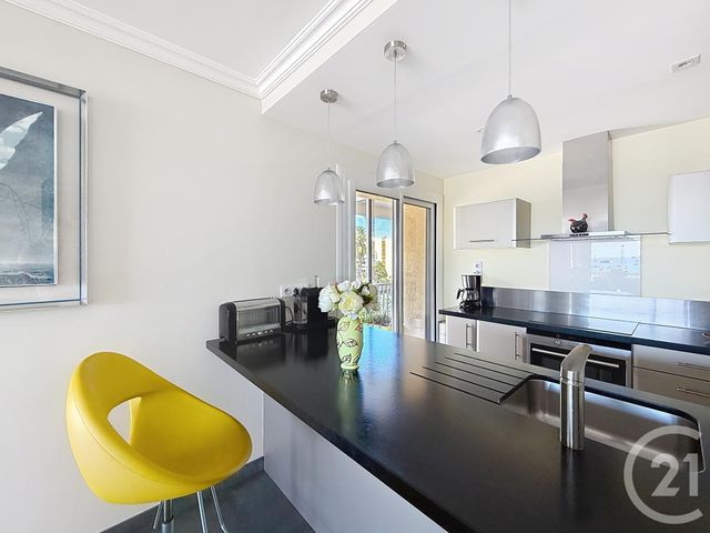 Appartement T4 à vendre - 4 pièces - 89.69 m2 - FREJUS - 83 - PROVENCE-ALPES-COTE-D-AZUR - Century 21 Sud Habitat