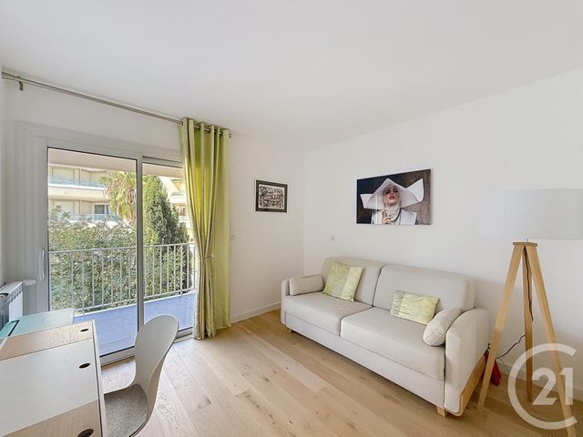 Appartement T4 à vendre - 4 pièces - 89.69 m2 - FREJUS - 83 - PROVENCE-ALPES-COTE-D-AZUR - Century 21 Sud Habitat
