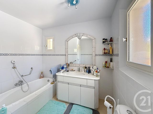 maison à vendre - 4 pièces - 128.0 m2 - FREJUS - 83 - PROVENCE-ALPES-COTE-D-AZUR - Century 21 Sud Habitat