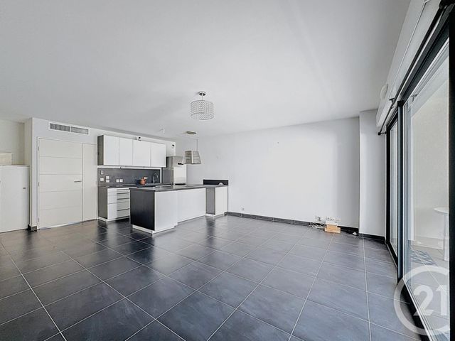 Appartement T3 à vendre - 3 pièces - 77.31 m2 - ST RAPHAEL - 83 - PROVENCE-ALPES-COTE-D-AZUR - Century 21 Sud Habitat