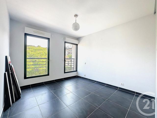 Appartement T3 à vendre - 3 pièces - 77.31 m2 - ST RAPHAEL - 83 - PROVENCE-ALPES-COTE-D-AZUR - Century 21 Sud Habitat