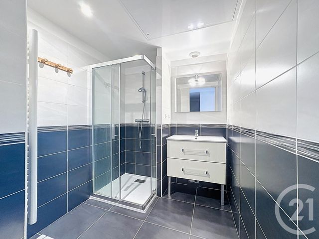 Appartement T3 à vendre - 3 pièces - 77.31 m2 - ST RAPHAEL - 83 - PROVENCE-ALPES-COTE-D-AZUR - Century 21 Sud Habitat