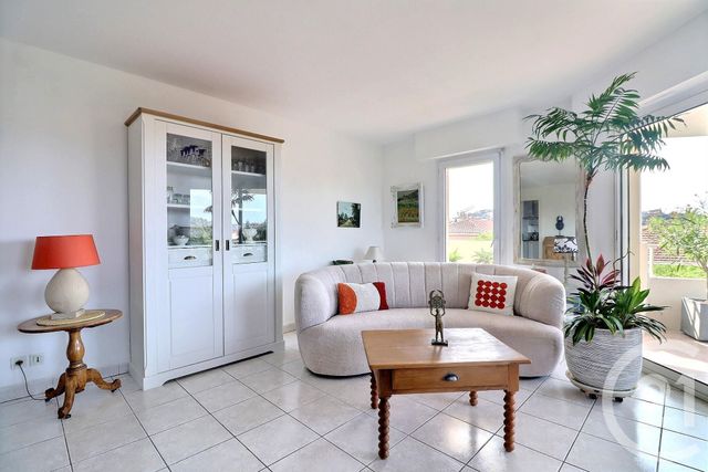 Appartement T3 à vendre - 3 pièces - 69.0 m2 - ST RAPHAEL - 83 - PROVENCE-ALPES-COTE-D-AZUR - Century 21 Sud Habitat