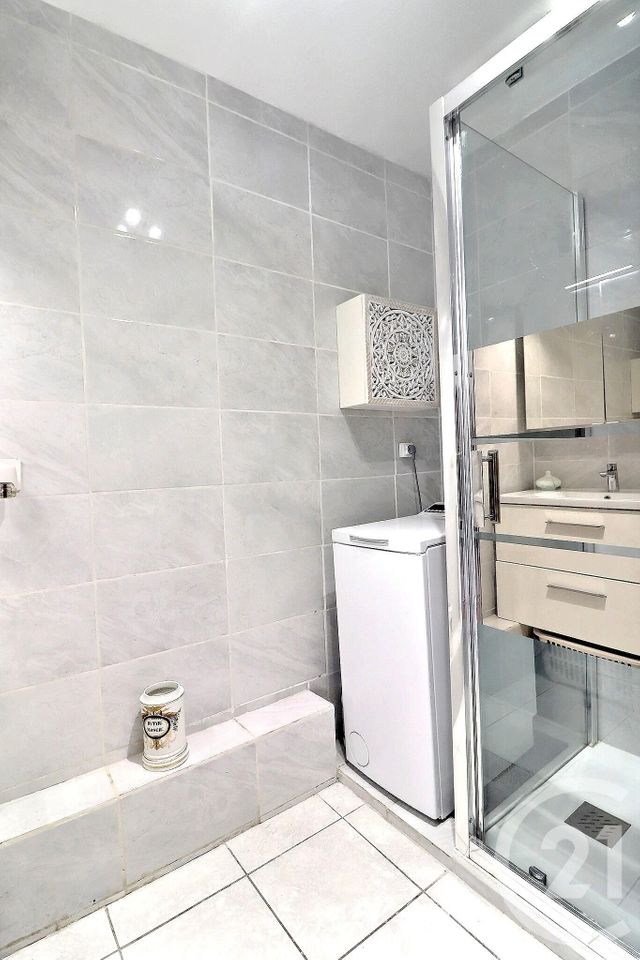 Appartement T3 à vendre - 3 pièces - 69.0 m2 - ST RAPHAEL - 83 - PROVENCE-ALPES-COTE-D-AZUR - Century 21 Sud Habitat